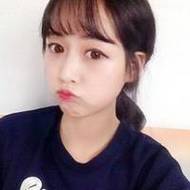 甜美好看的美女简单微信头像图片