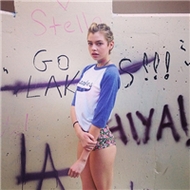 金发碧眼的欧美女生微信头像图片