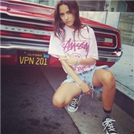 金发碧眼的欧美女生微信头像图片