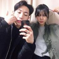 喜欢自拍的韩系非主流情侣qq头像图片