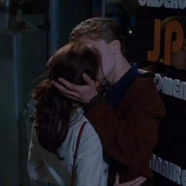 超甜美幸福的欧美情侣微信头像图片