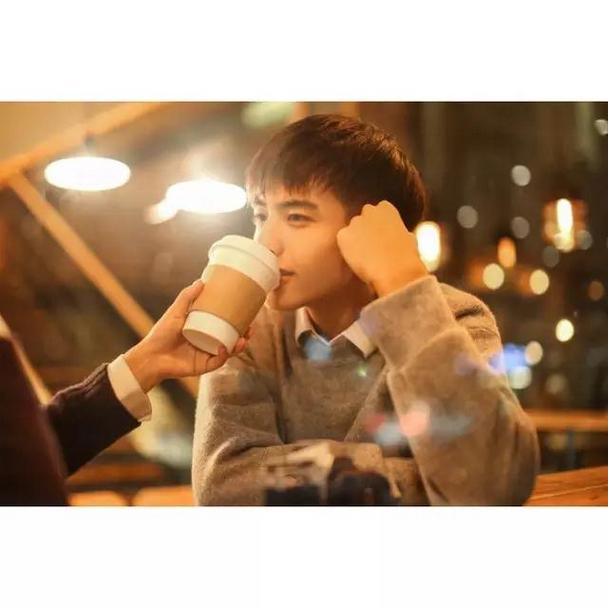 暖心画面的韩国情侣唯美qq头像图片