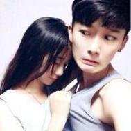 搞笑情侣一左一右自拍qq个性头像图片