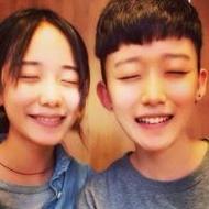 搞笑情侣一左一右自拍qq个性头像图片