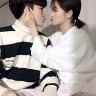 90后可爱嘟嘴情侣自拍qq头像图片