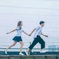 甜蜜浪漫的学生情侣唯美微信头像图片