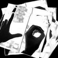 喜欢自拍的90后情侣qq黑白头像图片