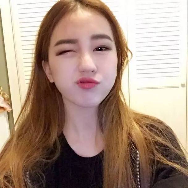 霸气又漂亮的韩国女生自拍微博头像