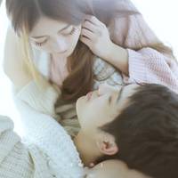 甜蜜蜜的微信情侣接吻头像图片