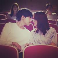 热恋中唯美幸福的情侣qq接吻头像图片