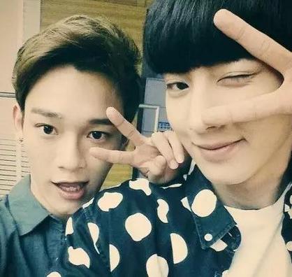 喜欢自拍的韩系qq男生头像图片