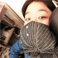 90后个性男生真人搞怪自拍qq头像图片