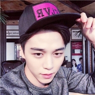 90后个性男生真人搞怪自拍qq头像图片