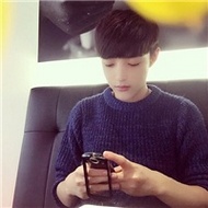 冷色系列伤感男生自拍微信头像图片