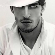 冷酷眼神的欧美成熟男人qq头像图片