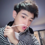 90后可爱大眼帅哥qq自拍头像图片