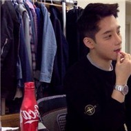 心力交瘁伤感的男生qq男生帅气头像