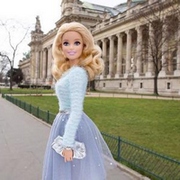 时尚名媛风格的芭比娃娃微信头像图片