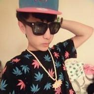 戴墨镜的潮流男生qq霸气微博头像图片