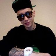 戴墨镜的潮流男生qq霸气微博头像图片