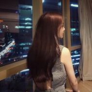 带帽子的伤感女生背影微信头像图片