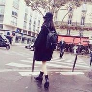 带帽子的伤感女生背影微信头像图片