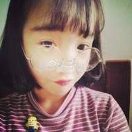 文艺范儿的短发女生自拍微信头像图片