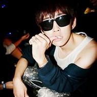 霸气超拽的男生耍酷自拍qq头像图片