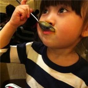 小清新可爱大眼小女孩微信头像图片