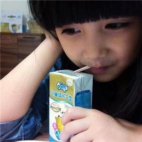 小清新可爱大眼小女孩微信头像图片