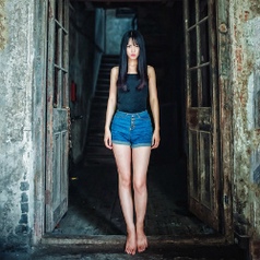 忧伤神情的女生微信头像图片大全