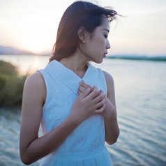 小清新文艺女生意境唯美微信头像图片