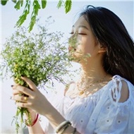 侧脸好看的小清新文艺女生贴吧头像