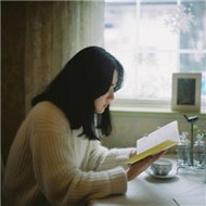 侧脸好看的小清新文艺女生贴吧头像