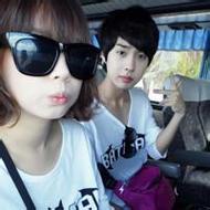 幸福甜蜜的年轻情侣微信头像图片