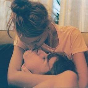 欧美非主流情侣qq唯美接吻头像图片