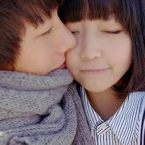 唯美意境非主流情侣接吻微信头像图片