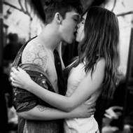 唯美意境非主流情侣接吻微信头像图片