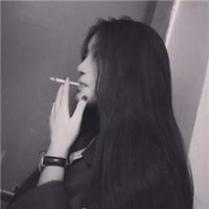 非主流颓废抽烟的女生黑白qq头像图片