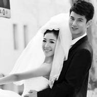 甜蜜幸福的情侣微信自拍黑白头像图片