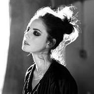 非主流孤独伤感的女生qq黑白带字头像