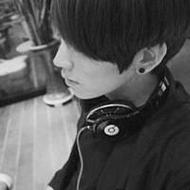 颓废伤感的男生qq黑白头像图片大全