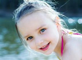 可爱的欧美小女孩qq个性头像图片