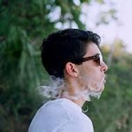 伤感帅气的欧美真人男生微信头像图片