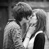 意境唯美的qq欧美情侣接吻头像图片