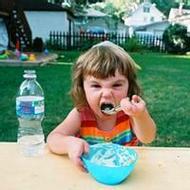 嘟嘴卖萌可爱的小孩自拍qq头像图片